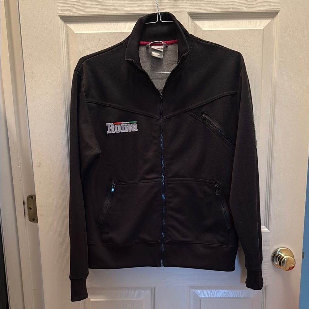 Black Lightweight Shirt Jacket with Zip-Up Design